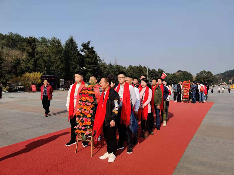 潤東方環(huán)保空調(diào)團隊出游 潤東方環(huán)??照{(diào)團隊出游
